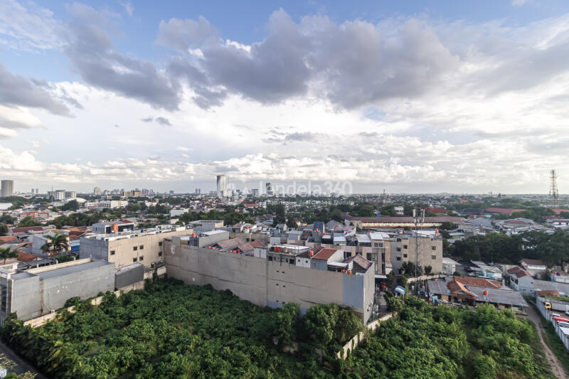 Balcony Middle Floor 2BR Apartment with City View at Bintaro Park View