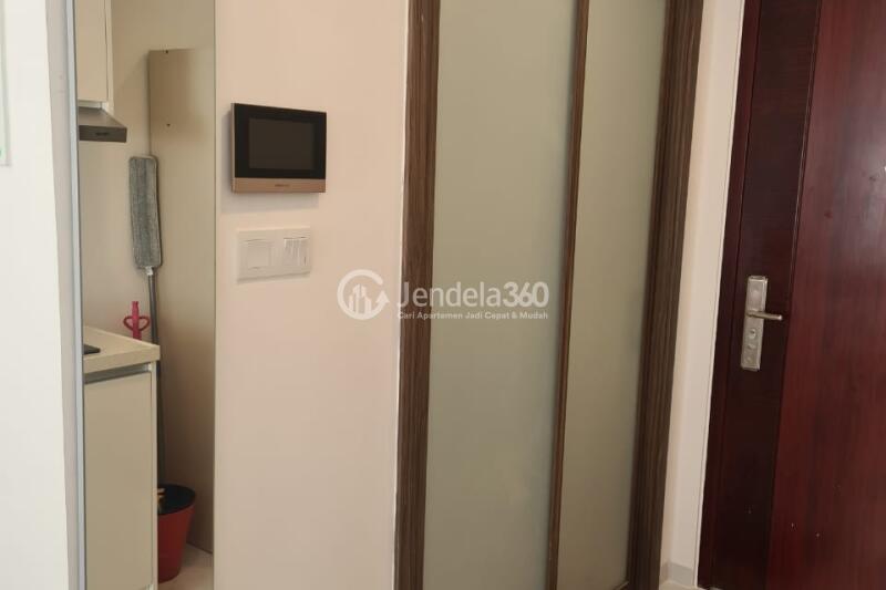 Bathroom Low Floor Studio Apartment with City View at Sky House Alam Sutera