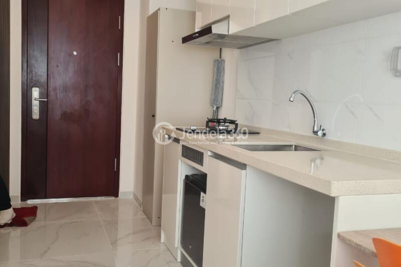 Bedroom Low Floor Studio Apartment with City View at Sky House Alam Sutera