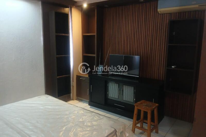 Bedroom Modern Studio Apartment at Modernland Golf Apartment Low Floor