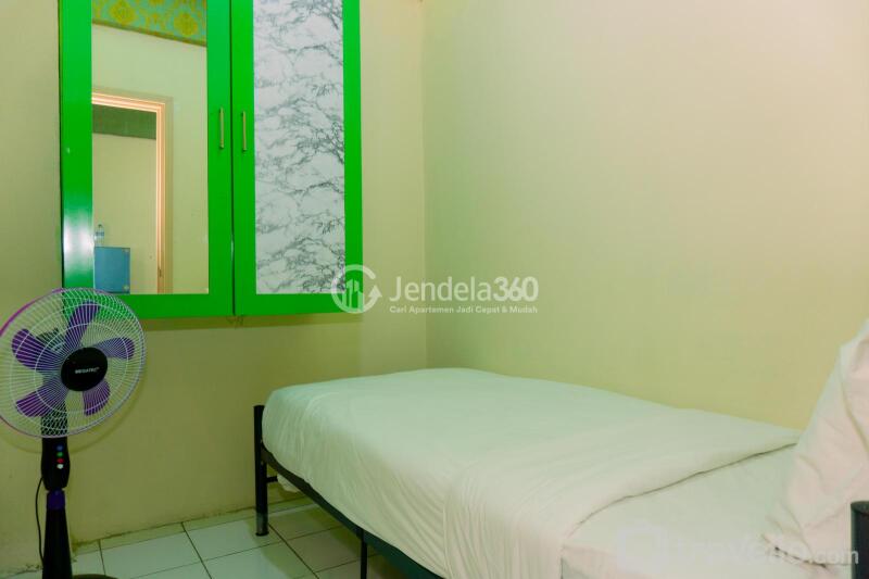 Bedroom 2 Tidy 2BR Apartment Low Floor with Parking Area View at City Park Apartment