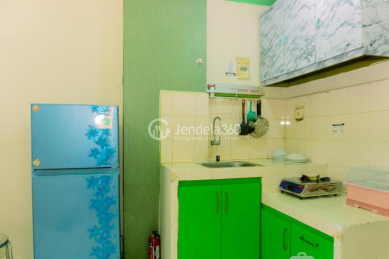 Kitchen Tidy 2BR Apartment Low Floor with Parking Area View at City Park Apartment
