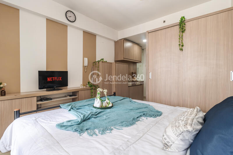 Bedroom Studio Green Bay Pluit Apartment at Middle Floor