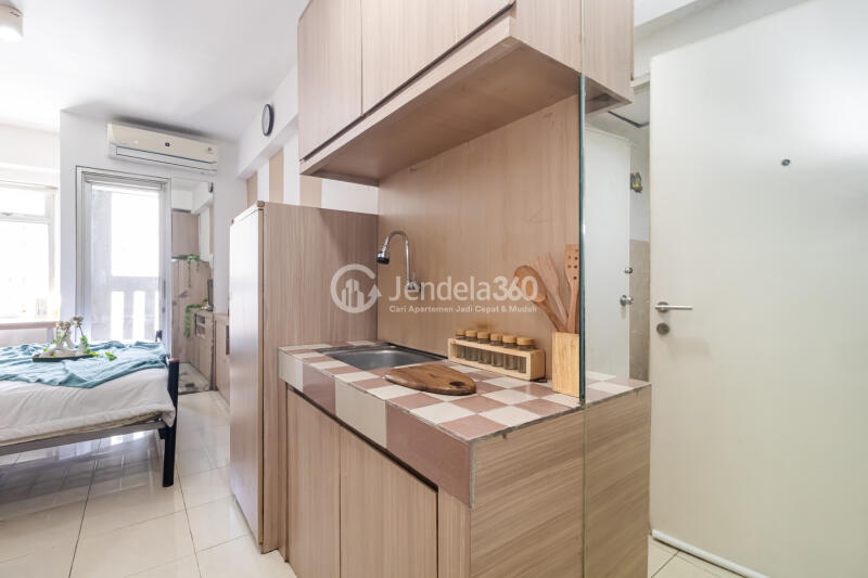 Kitchen Studio Green Bay Pluit Apartment at Middle Floor