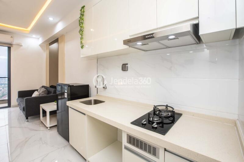Kitchen 2BR Sky House Alam Sutera Apartment at High Floor