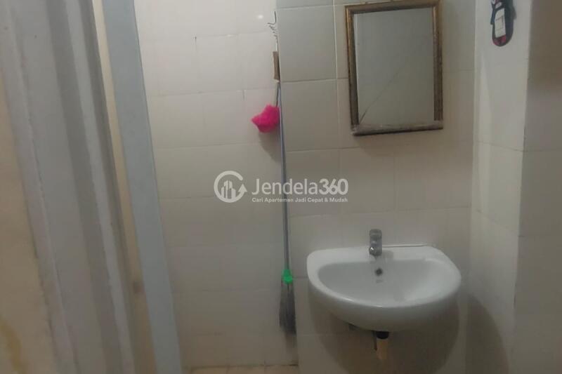 Bathroom Studio Apartment with City View at The Medina Apartment