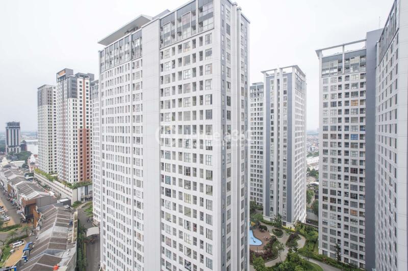 Balcony 2BR M Town Residence Serpong Apartment at High Floor