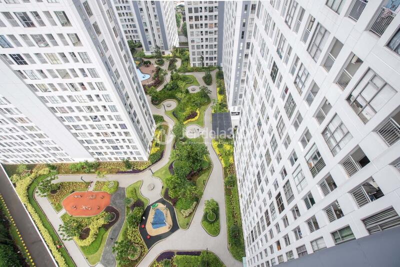 Balcony 2BR M Town Residence Serpong Apartment at High Floor
