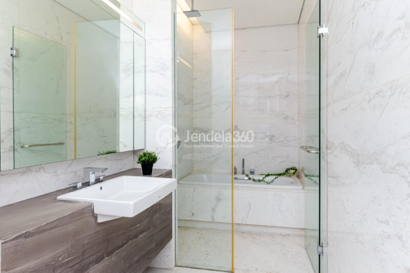 Bathroom 2BR Apartment with City View at Izzara Apartment