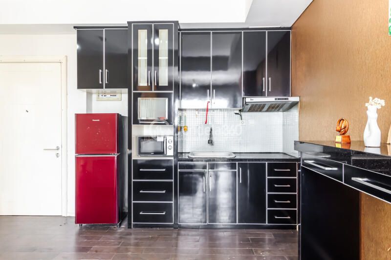 Kitchen 2BR Apartment with City View at Cosmo Terrace - Jakarta Residence Thamrin City