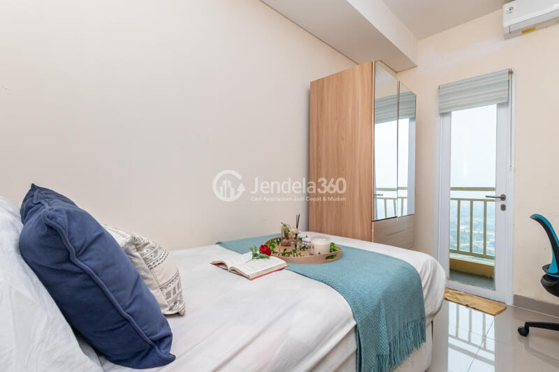 Bedroom High Floor Studio Apartment with City View at B Residence BSD
