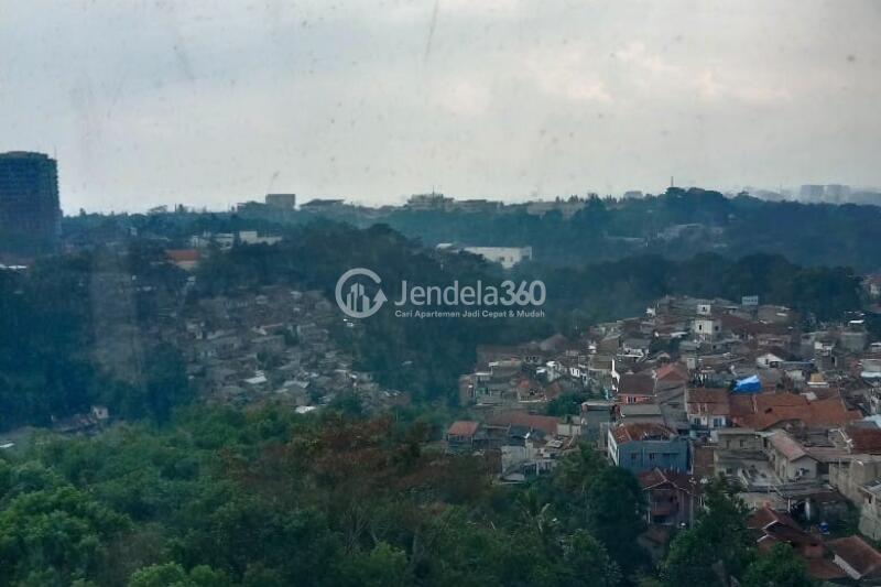 Balcony Elegant Studio Apartment at Galeri Ciumbuleuit 2 Apartment Middle Floor