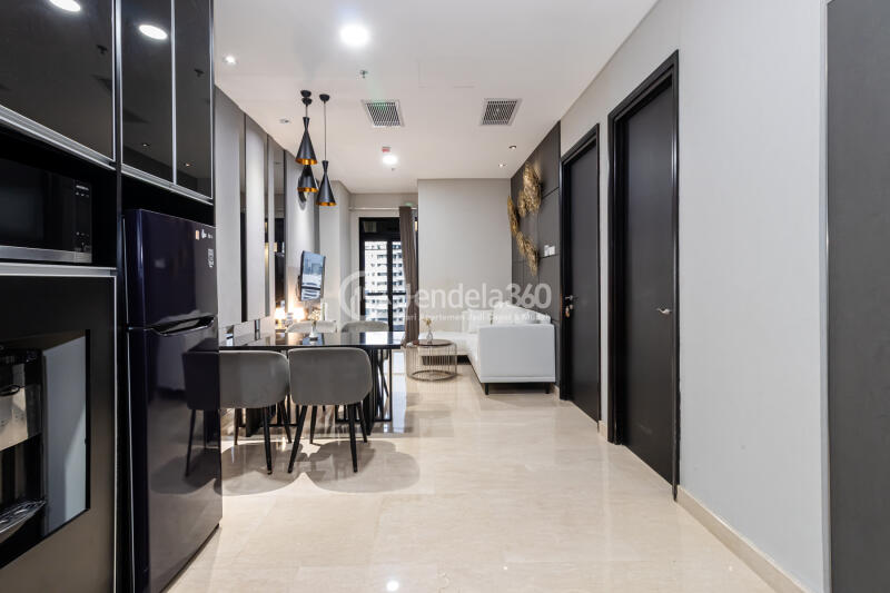 Living Room Elegant 3BR Apartment Middle Floor with City View at Sudirman Suites Jakarta