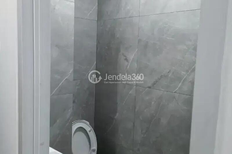 Bathroom Studio Apartment with  View at Sayana Apartment