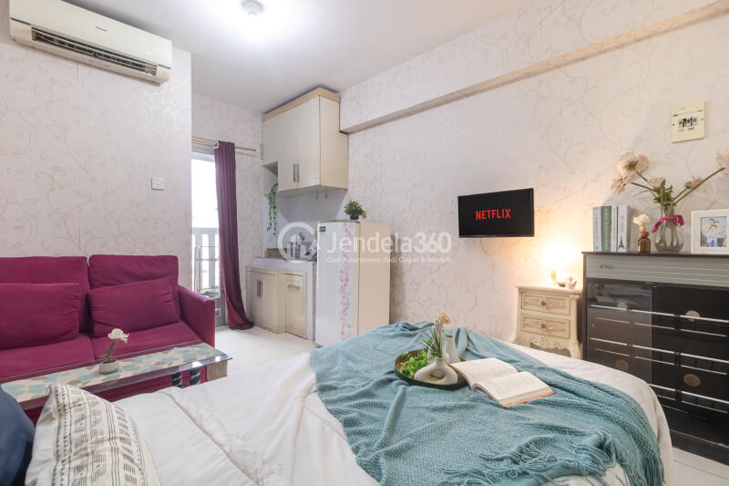 Bedroom Middle Floor Studio Apartment with City View at Green Bay Pluit Apartment