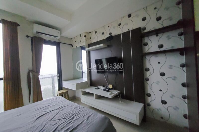 Bedroom Middle Floor Studio Apartment with  View at Monroe Jababeka Apartment