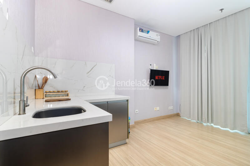 Kitchen Studio Apartment with  View at Brooklyn Alam Sutera Apartment
