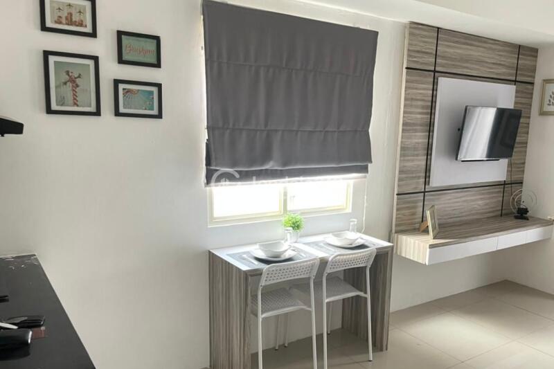 Kitchen Decorative Studio Apartment at Baileys City Apartment Low Floor