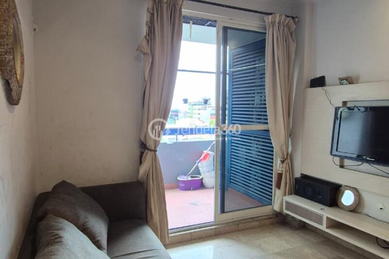 Living Room 2BR Apartment with  View at Hayam Wuruk Apartment