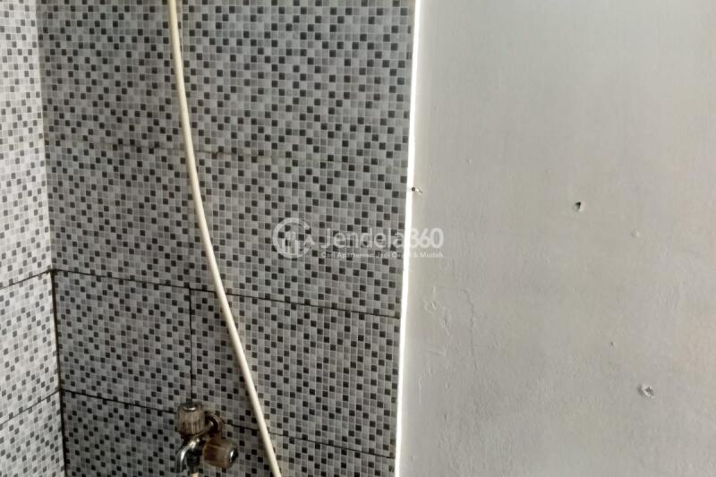 Bathroom Simply Look Studio Apartment at Aeropolis Residence 3 Tower AR3 tower 3