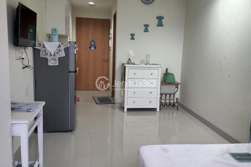 Bedroom Homey Studio Apartment at Evenciio Apartment Low Floor