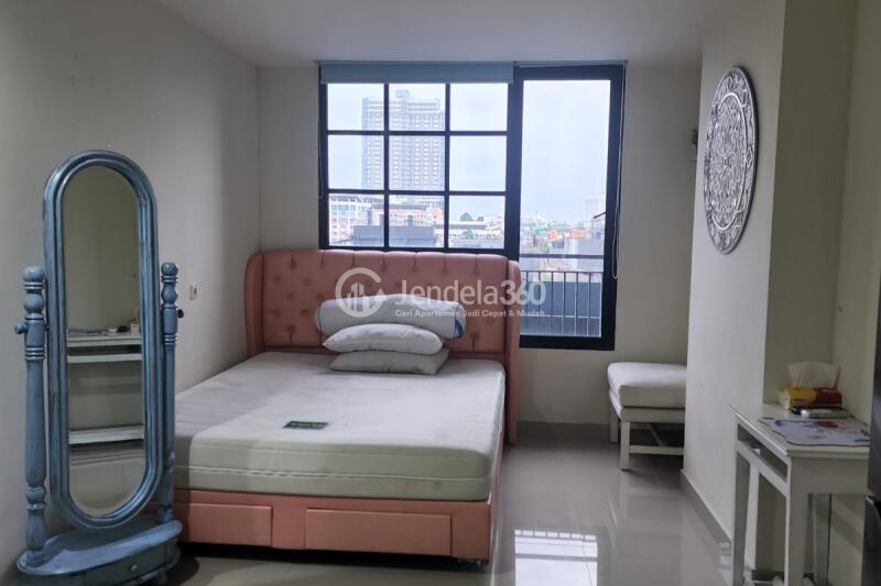 Bedroom Homey Studio Apartment at Evenciio Apartment Low Floor