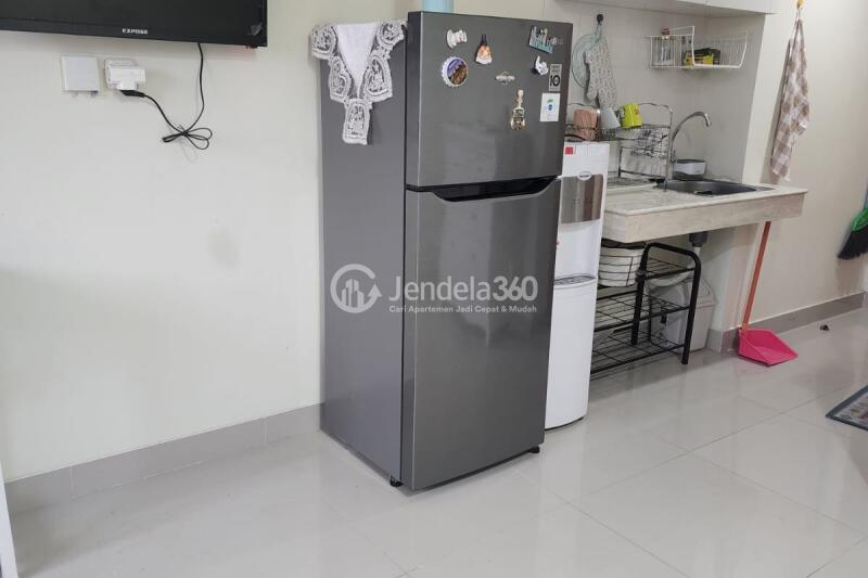 Kitchen Homey Studio Apartment at Evenciio Apartment Low Floor
