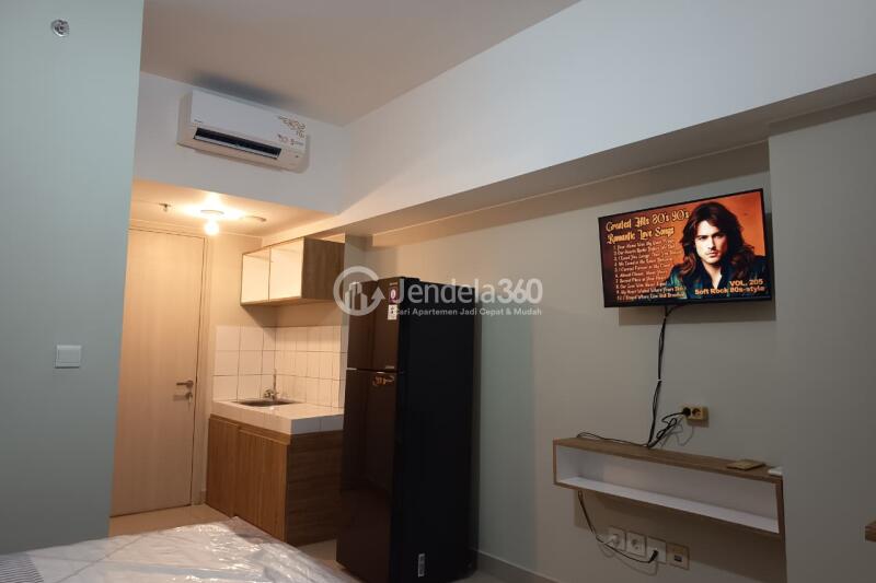 Bedroom Cozy Studio Apartment at The Springlake Summarecon Tower Tower elodea