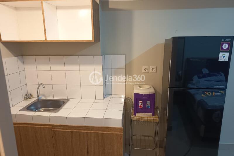 Kitchen Cozy Studio Apartment at The Springlake Summarecon Tower Tower elodea