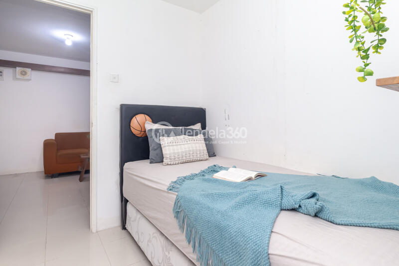 Bedroom 2 High Floor 3BR Apartment with City view View at Bassura City Apartment
