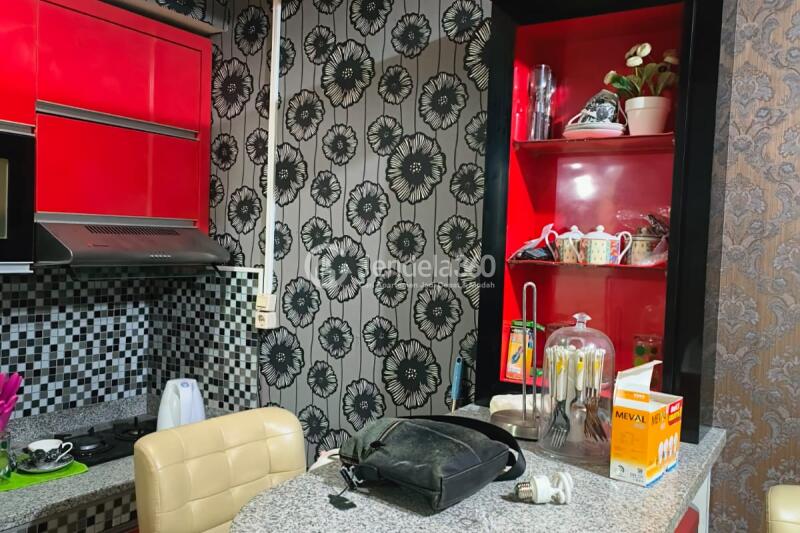 Kitchen Low Floor 2BR Apartment with  View at The Suites @ Metro Bandung