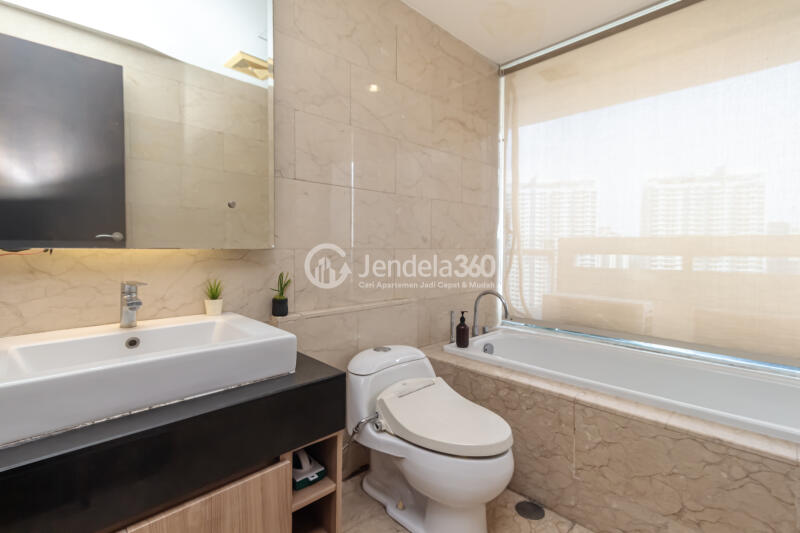 Bathroom Royale SpringHill Residence 2BR Fully Furnished