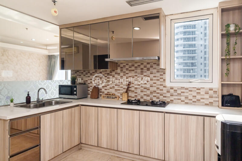 Kitchen Royale SpringHill Residence 2BR Fully Furnished