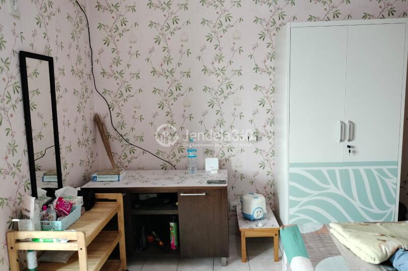 Bedroom Low Floor Studio Apartment with  View at Margonda Residence