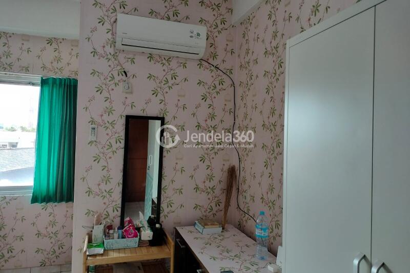 Bedroom Low Floor Studio Apartment with  View at Margonda Residence
