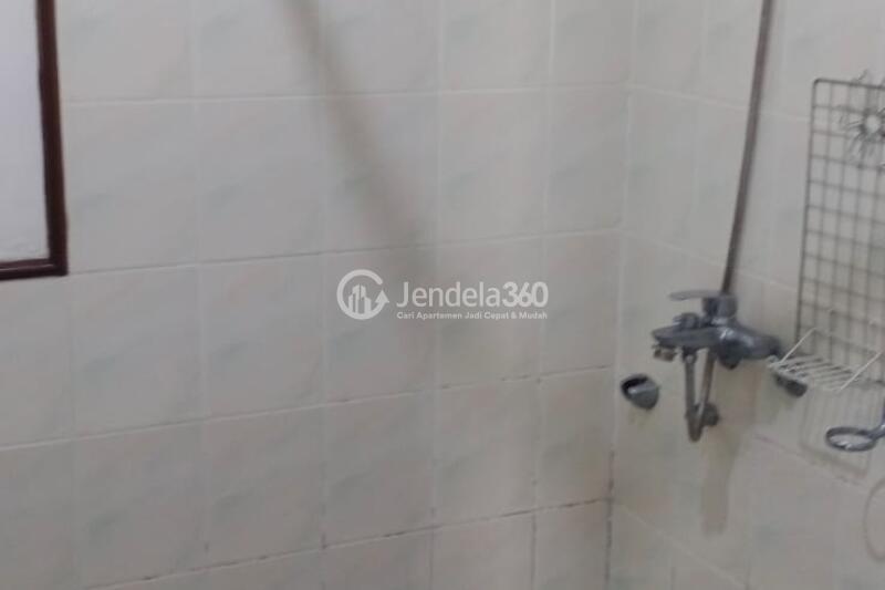 Bathroom Decorative 3BR Apartment at Amartapura Apartment Tower B