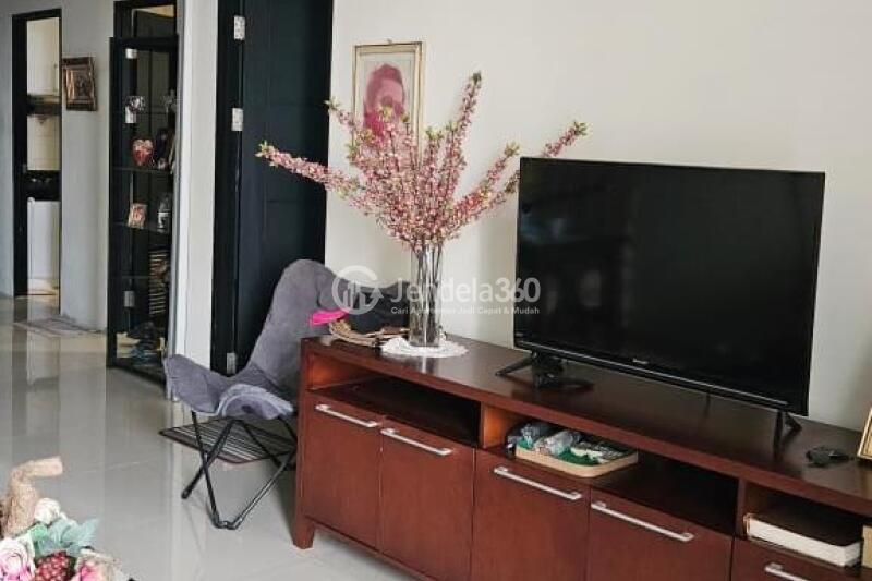 Living Room Comfortable 2BR Apartment at Essence Darmawangsa Apartment Tower Eminence 1