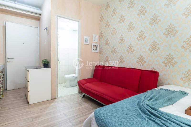 Bedroom Peaceful Studio Apartment Middle Floor with City View at Pakubuwono Terrace