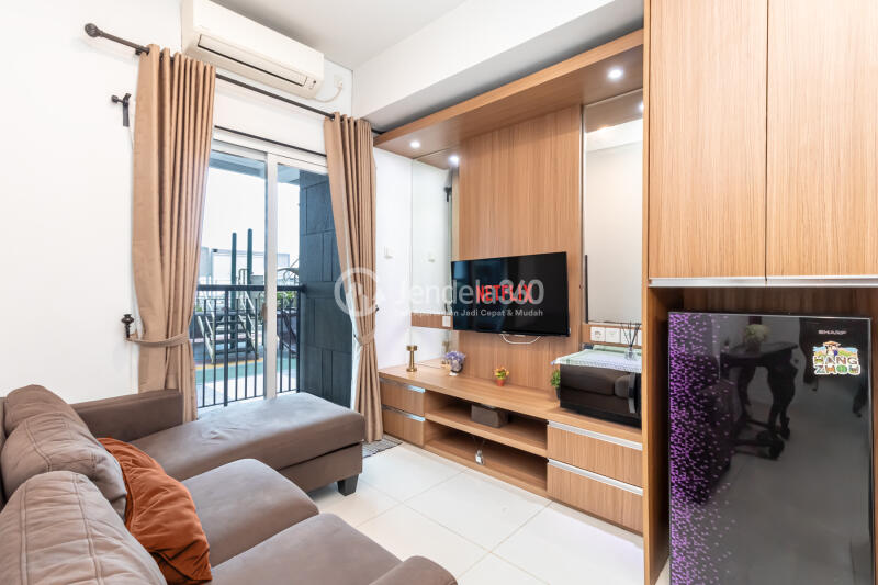 Living Room 2BR Apartment with  View at Roseville SOHO & Suites