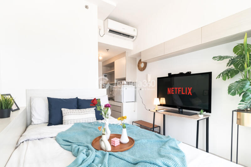 Bedroom Restful Studio Apartment Low Floor with  View at Tokyo Riverside Apartment