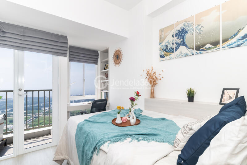 Bedroom Restful Studio Apartment Low Floor with  View at Tokyo Riverside Apartment