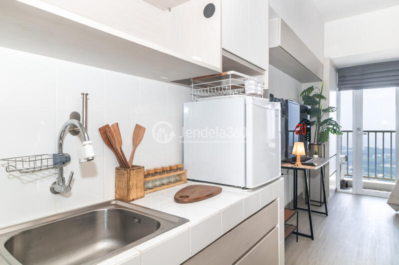 Kitchen Restful Studio Apartment Low Floor with  View at Tokyo Riverside Apartment