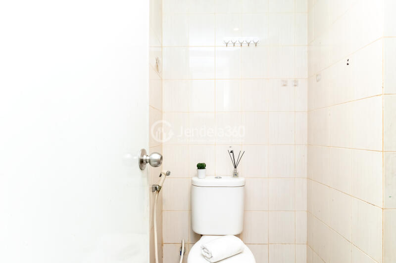 Bathroom Studio Kota Ayodhya Apartment at High Floor