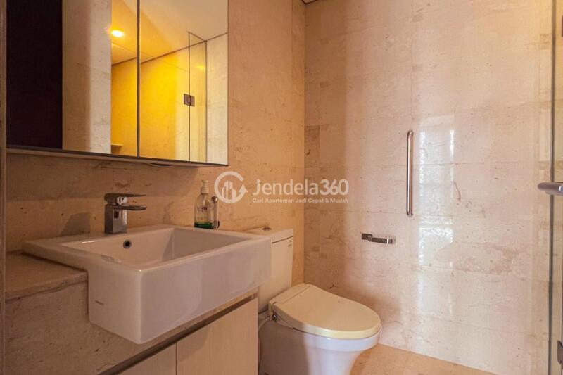 Bathroom 2 3BR Apartment with  View at Ciputra World 2 Apartment