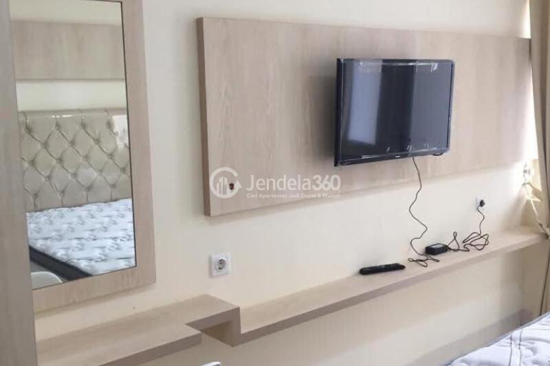 Bedroom Studio Apartment with Swimming Pool View at Sentul Tower Apartment