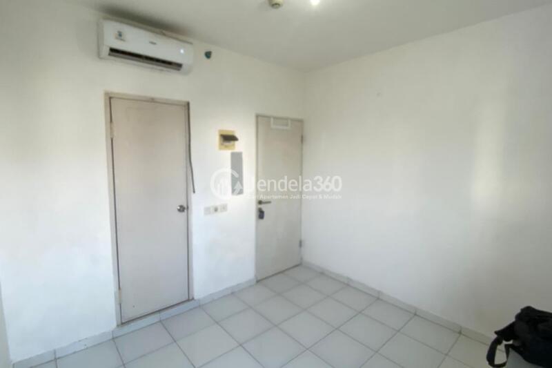 Bedroom Compact Studio Apartment Low Floor with  View at Aeropolis Residence 3
