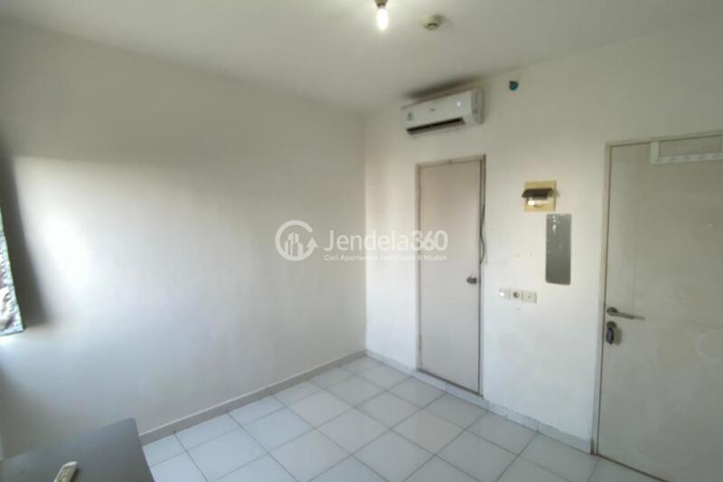 Bedroom Compact Studio Apartment Low Floor with  View at Aeropolis Residence 3