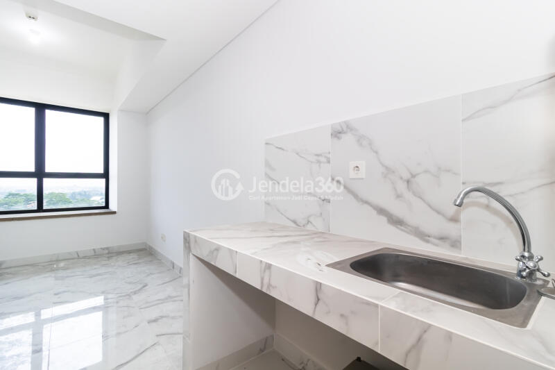 Kitchen Lovely Studio Apartment at The Parc SouthCity Middle Floor
