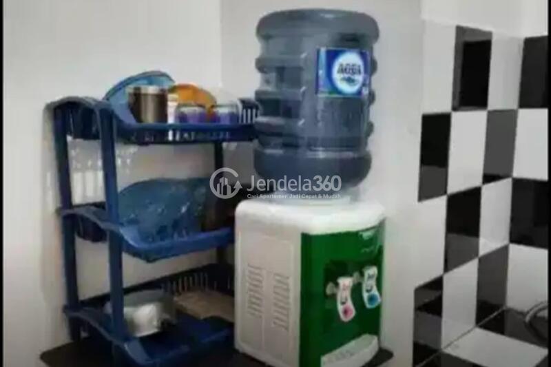 Kitchen 1BR Modernland Golf Apartment at Tower Yellow