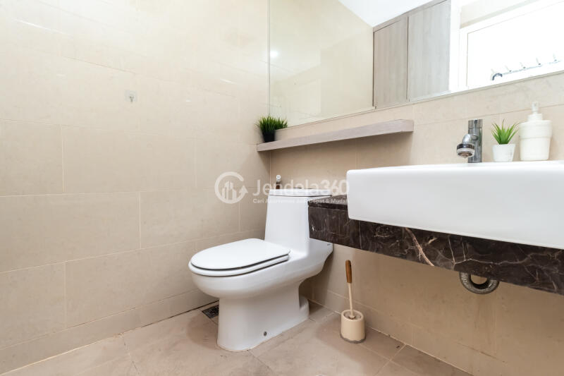 Bathroom Flawless 3BR Apartment Low Floor with City View at Casa Grande Apartment